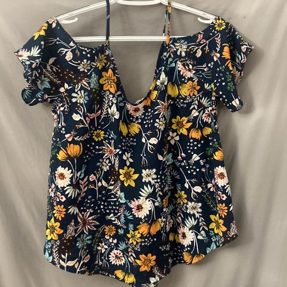 Lush strappy summer top - Picture 2 of 3